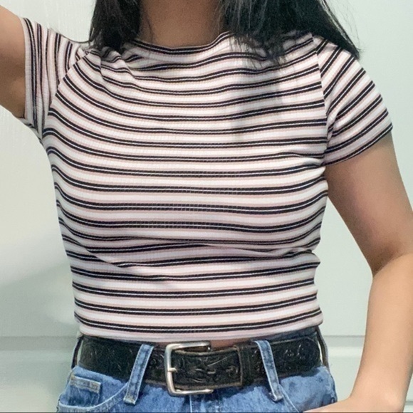 🏷️ 4/$25 H&M Divided Ribbed Pink & Black Stripe Crop Top - Picture 7 of 7